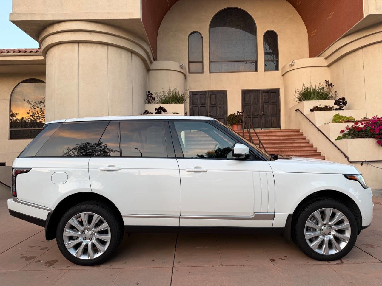 Used 2015 Land Rover Range Rover Supercharged AWD/4WD image 6