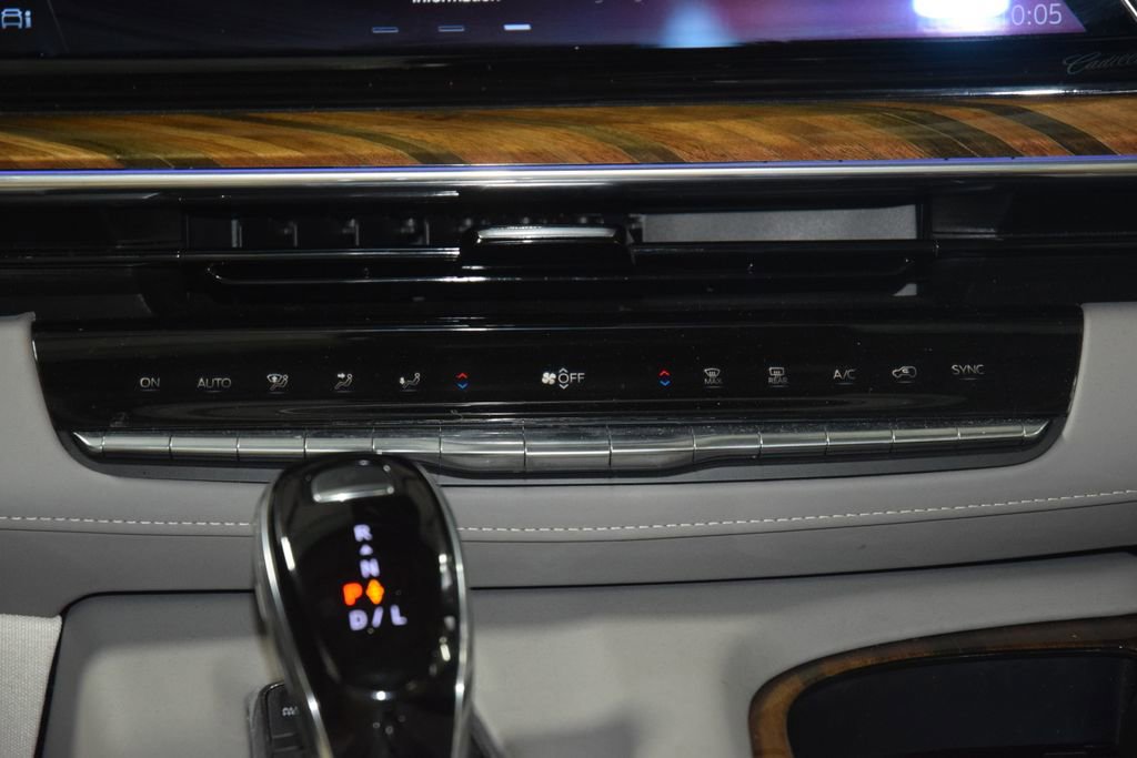Used 2024 Cadillac Escalade ESV Sport Platinum w/ LPO, ONYX Package AWD/4WD image 33