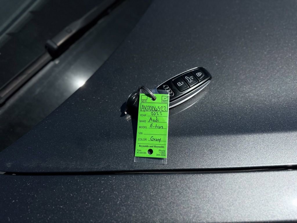 Used 2022 Audi e-tron GT Premium Plus image 13