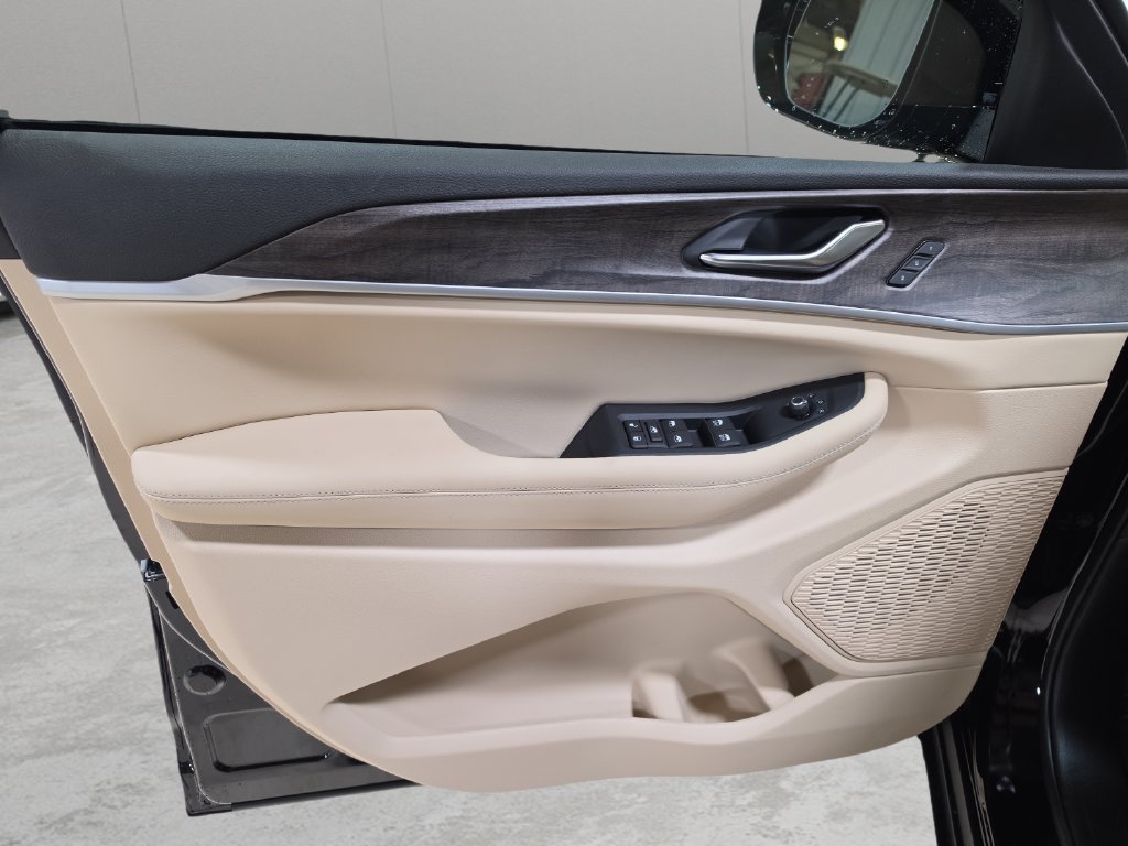 New 2027 Jeep Grand Cherokee Limited AWD/4WD image 12