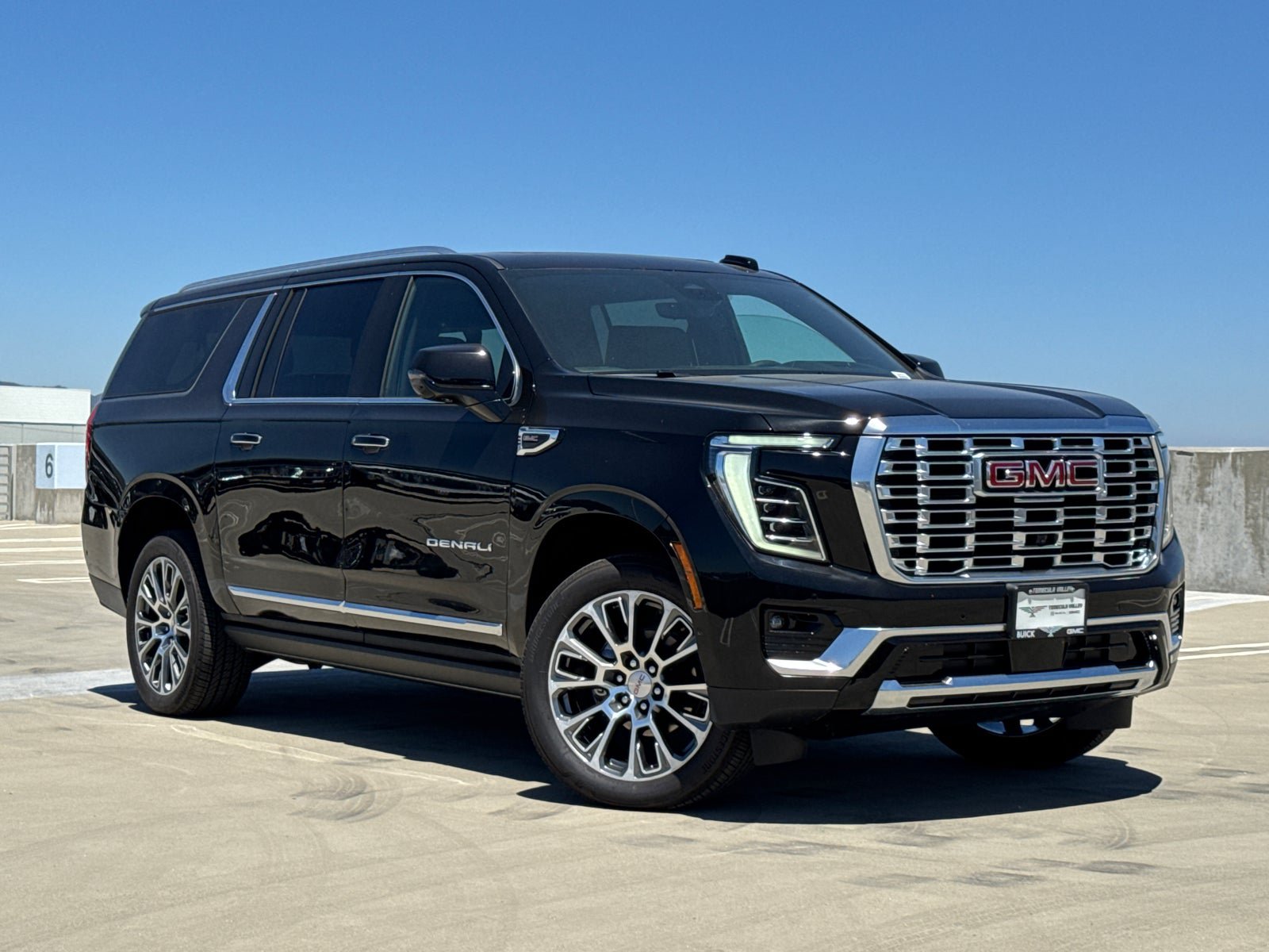 Used 2026 GMC Yukon XL Denali w/ Denali Reserve Package AWD/4WD image 2