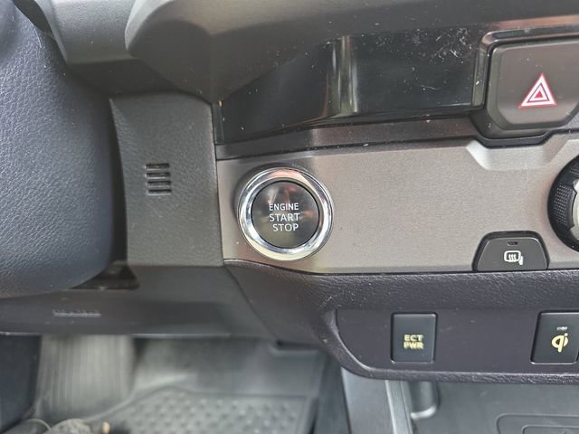 Used 2017 Toyota Tacoma TRD Sport w/ Tow Package RWD image 22