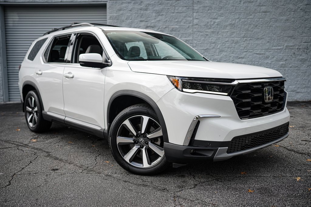Used 2024 Honda Pilot Touring image 8
