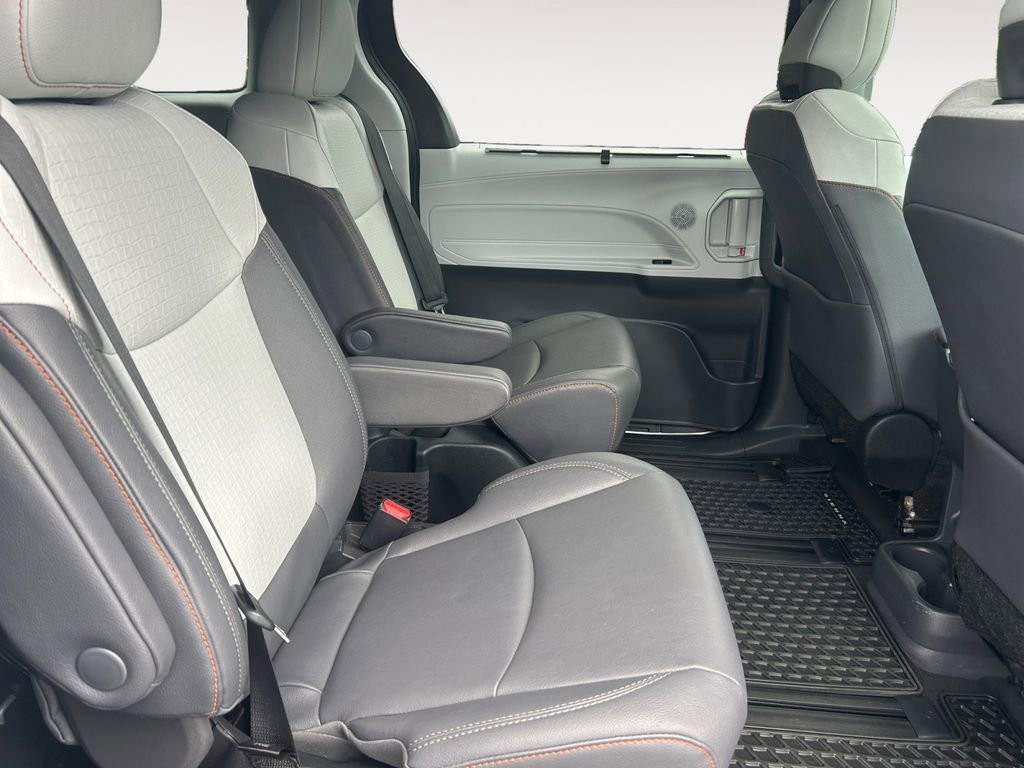 Used 2024 Toyota Sienna XSE AWD/4WD image 24