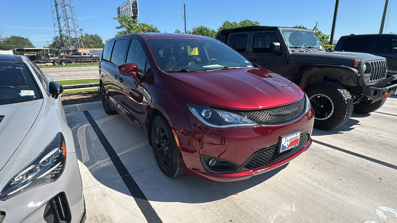 Certified 2020 Chrysler Pacifica Touring w/ S Appearance Package FWD image 3