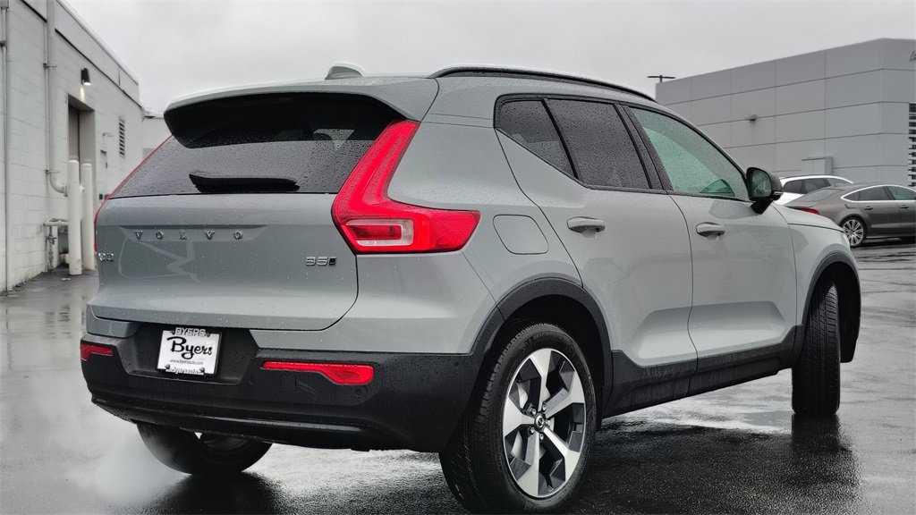 New 2026 Volvo XC40 B5 Plus w/ Protection Package Premier image 3