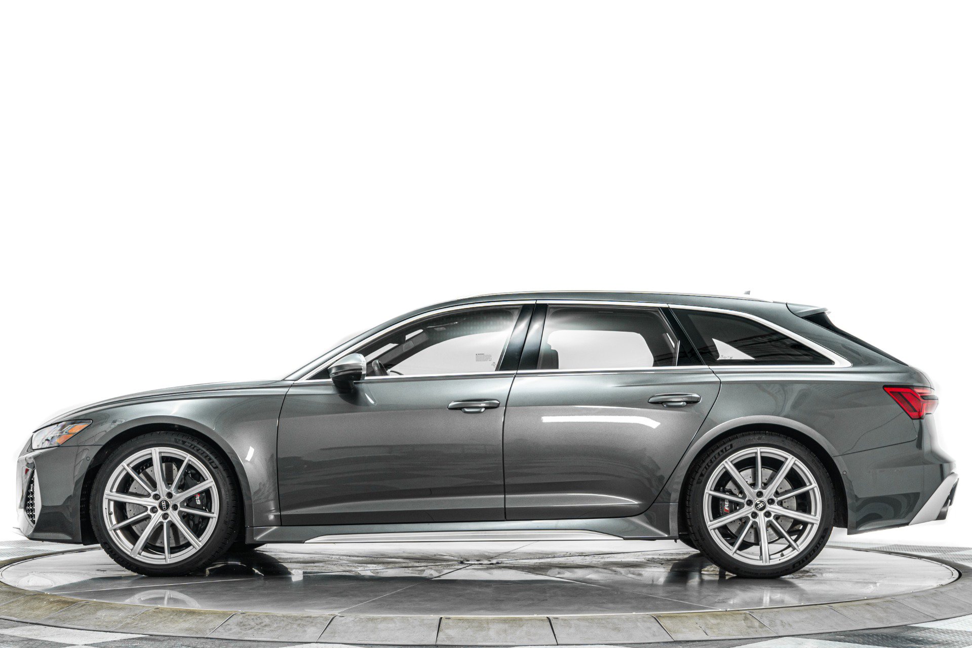 Used 2023 Audi RS 6 AWD/4WD image 6