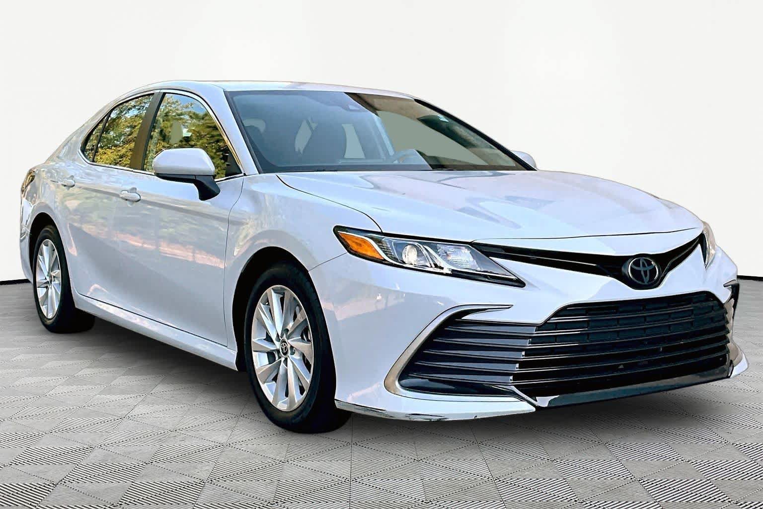 Certified 2023 Toyota Camry LE FWD image 3