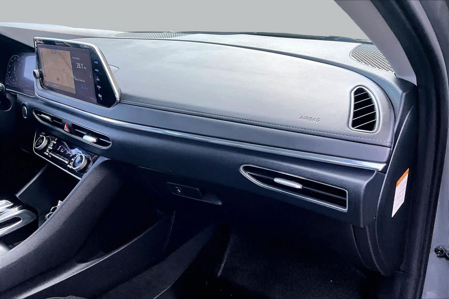 Used 2021 Hyundai Sonata Limited FWD image 17
