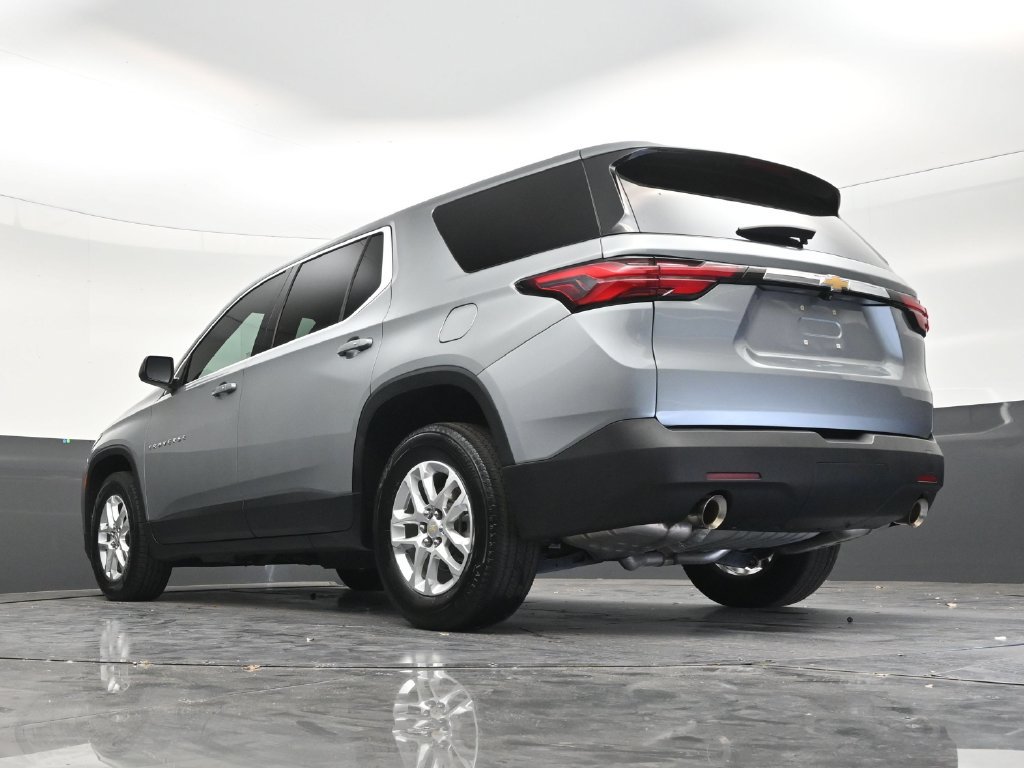 Used 2023 Chevrolet Traverse LS FWD image 22