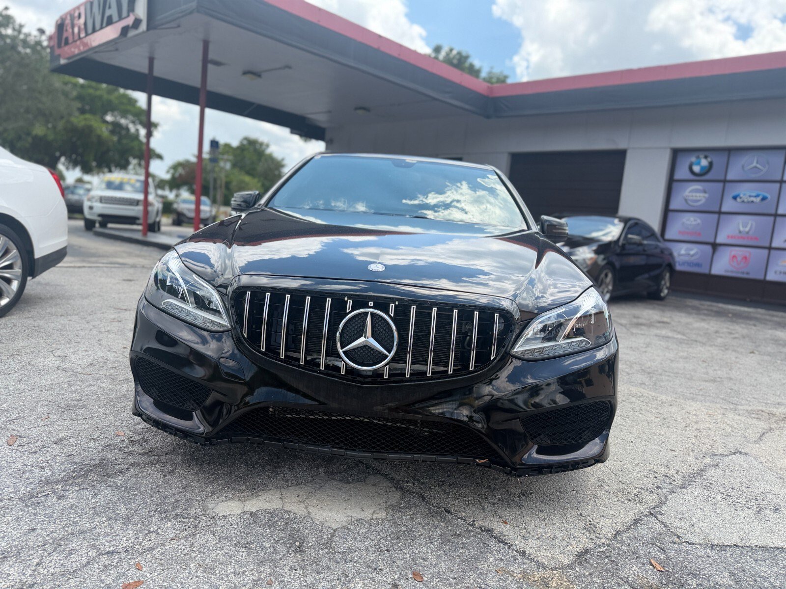 Used 2014 Mercedes-Benz E 350 Sedan w/ Premium 1 Package image 8