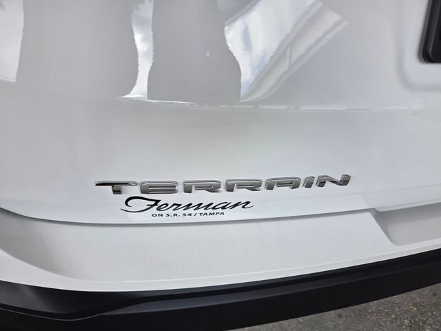 Used 2024 GMC Terrain SLE w/ Driver Convenience Package FWD image 10