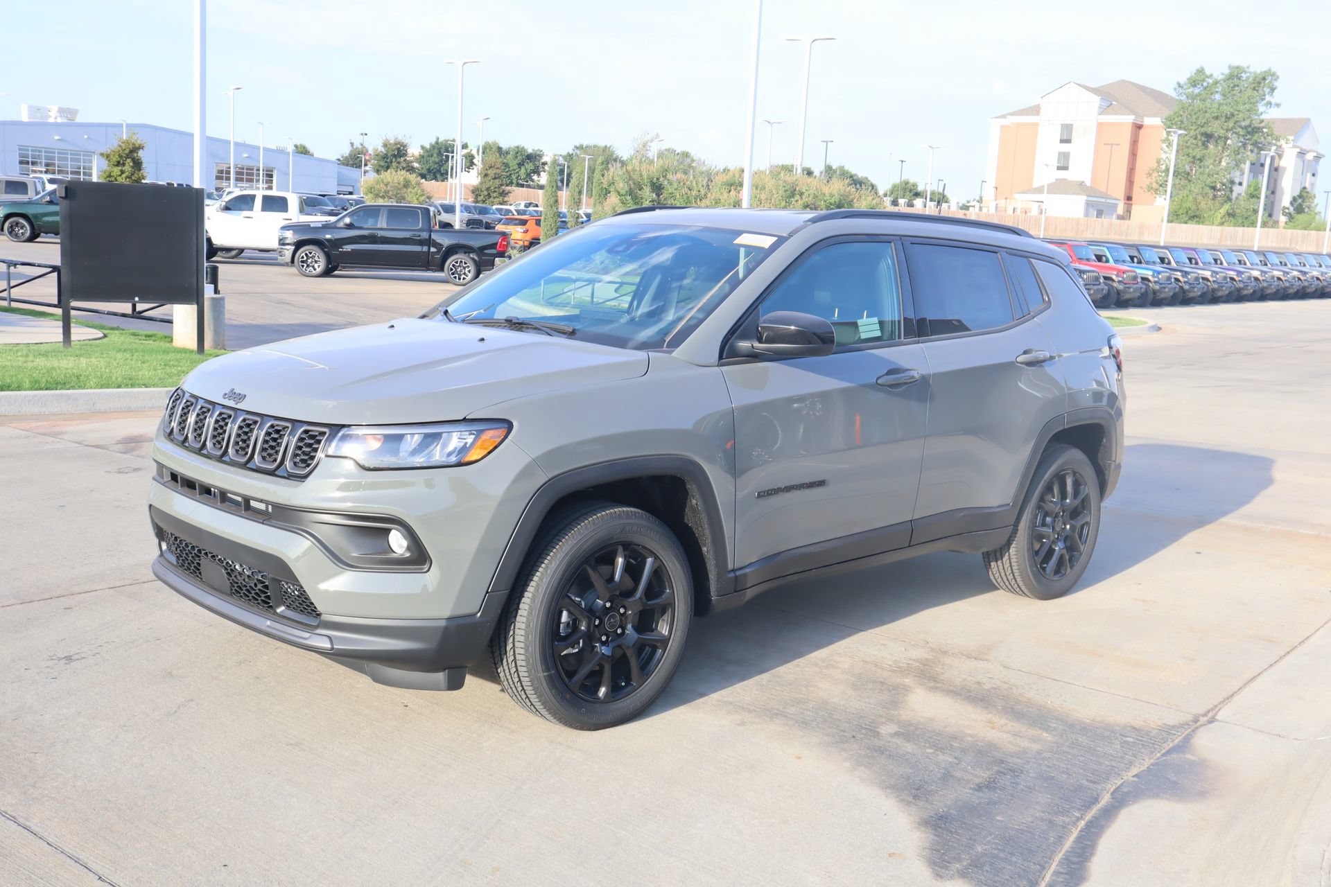New 2026 Jeep Compass Latitude AWD/4WD image 10