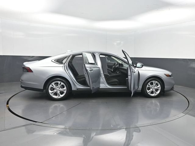 Used 2025 Honda Accord LX image 33