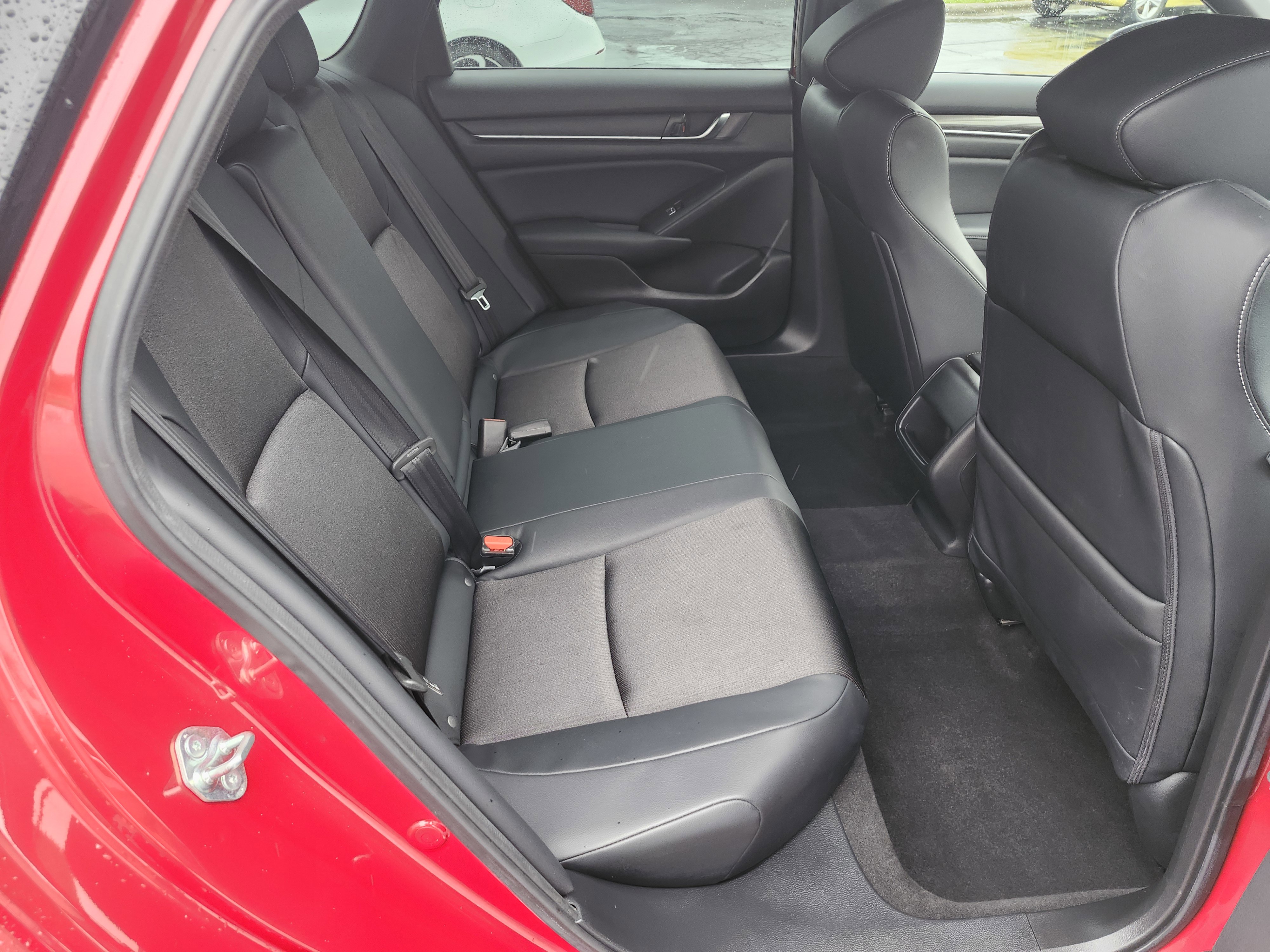 Used 2018 Honda Accord Sport image 17
