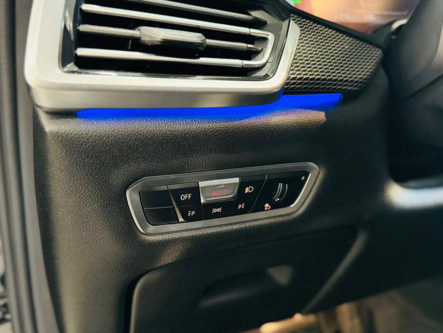 Used 2022 BMW X5 sDrive40i w/ M Sport Package image 13