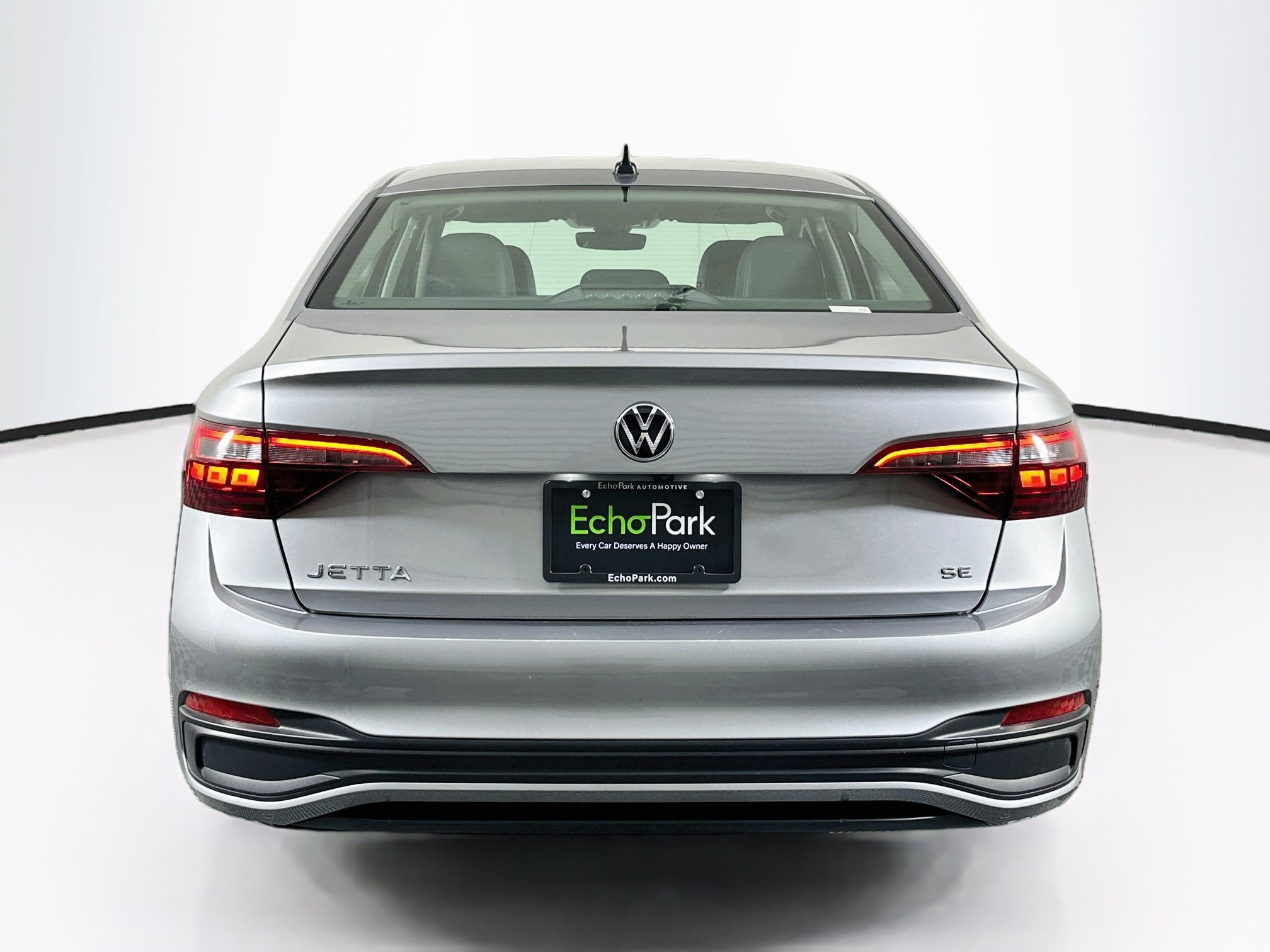 Used 2024 Volkswagen Jetta SE FWD image 7
