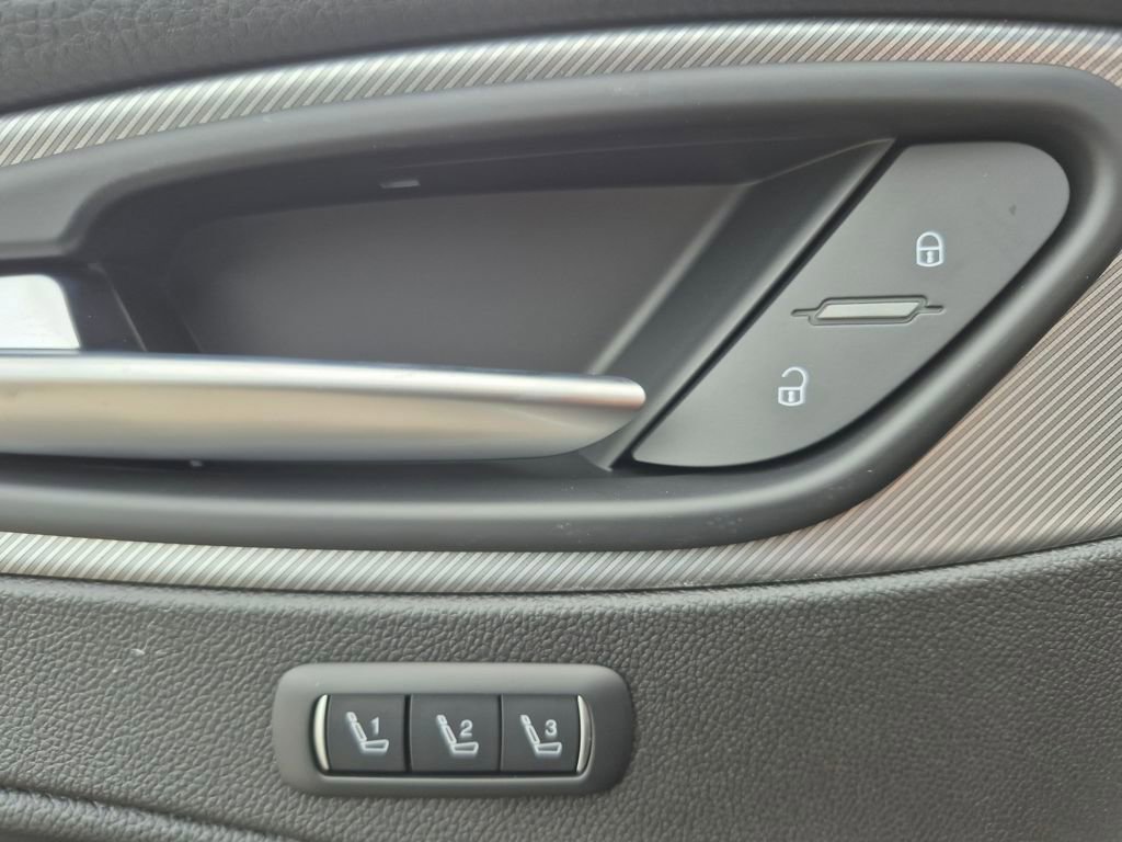 New 2025 Alfa Romeo Stelvio Sprint w/ Convenience Package image 14