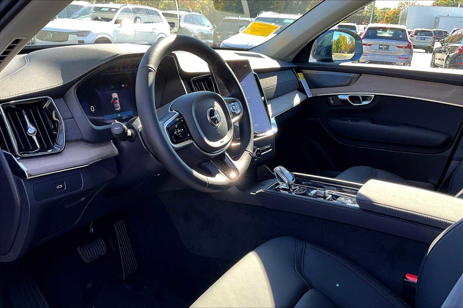 New 2026 Volvo XC90 B6 Plus w/ Protection Package Premier AWD/4WD image 9