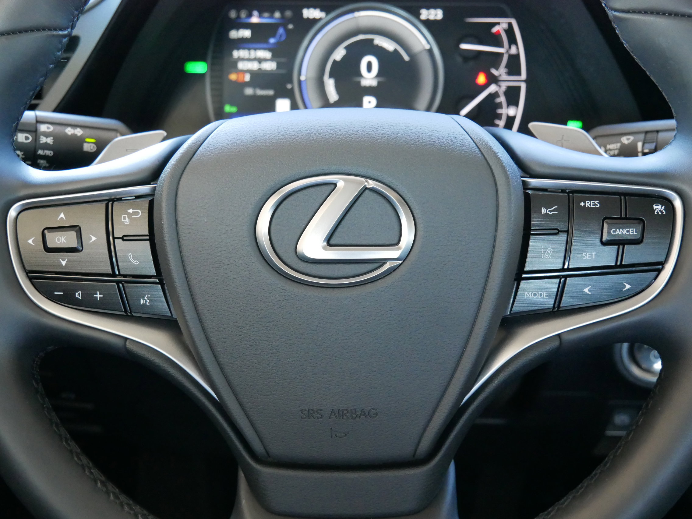 Certified 2025 Lexus ES 300h w/ Premium Package image 28