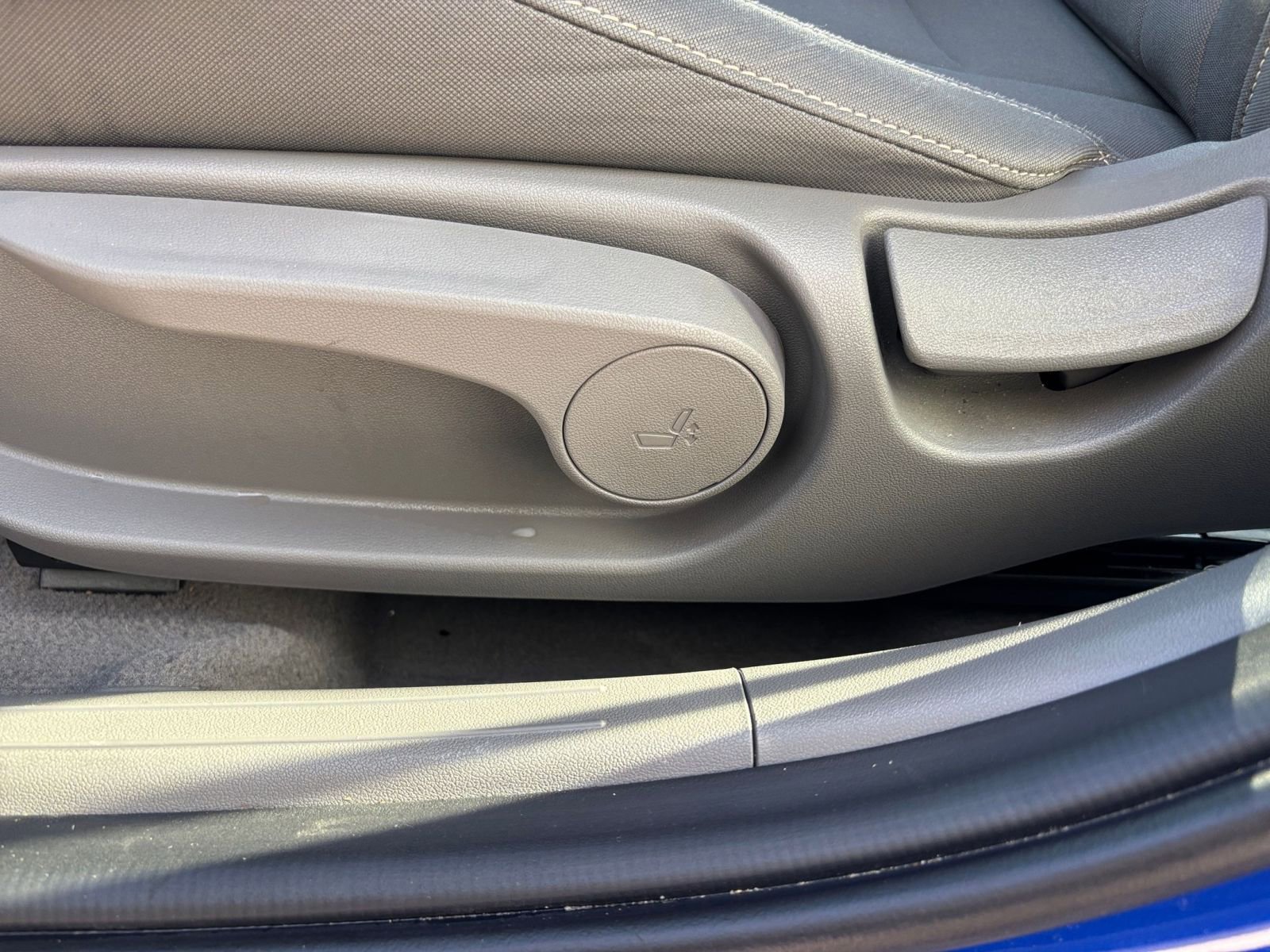 Used 2025 Hyundai Elantra SEL image 23