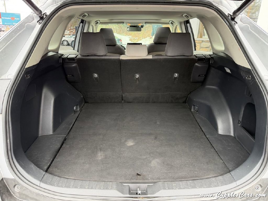 Used 2019 Toyota RAV4 XLE w/ Convenience Package AWD/4WD image 9