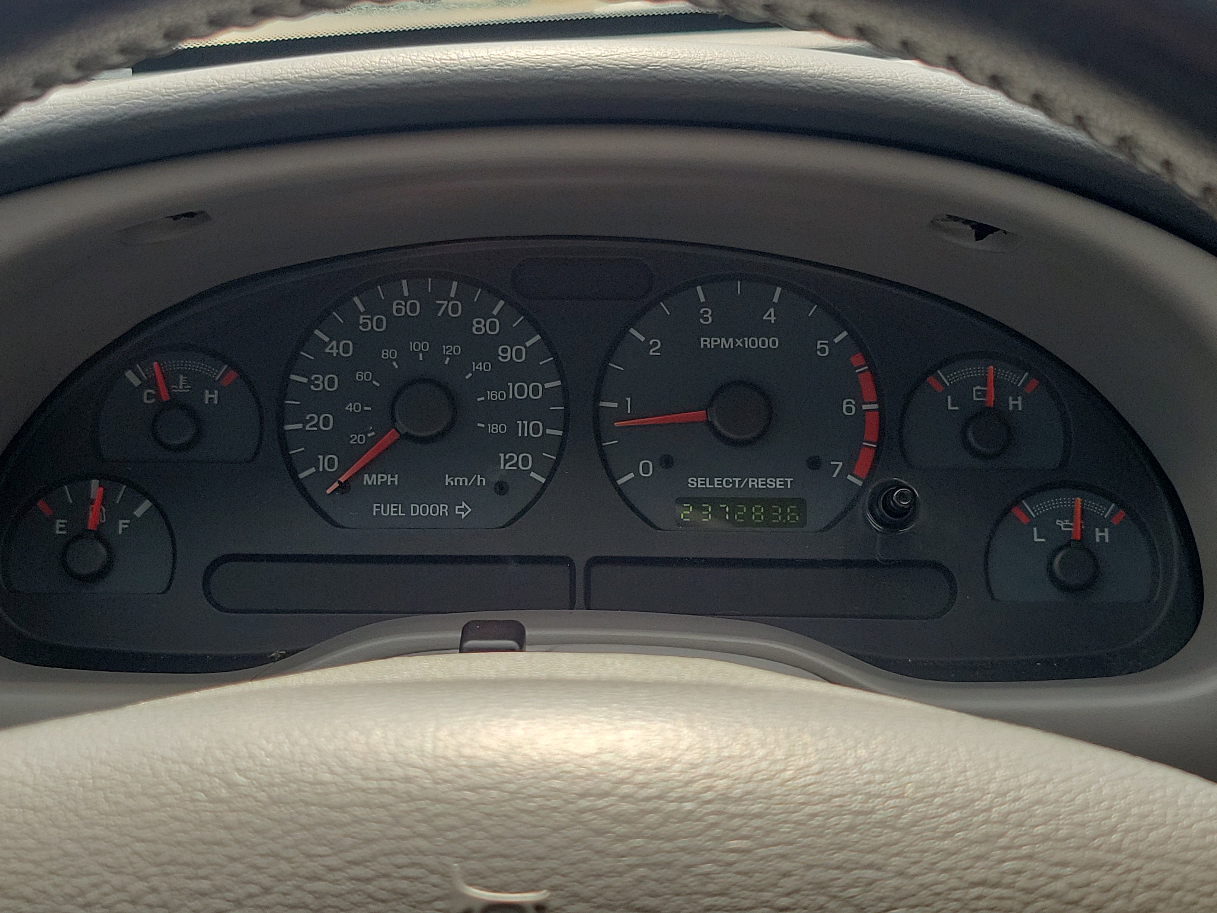 Used 2004 Ford Mustang Premium RWD image 17