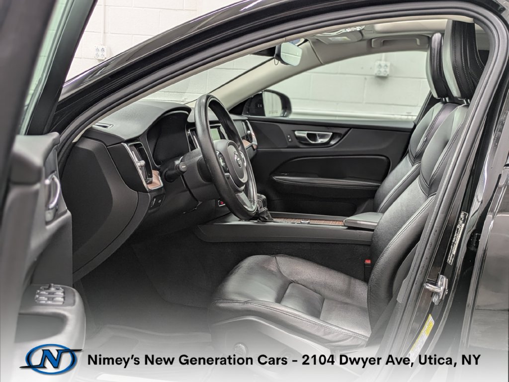 Used 2021 Volvo S60 T5 Momentum w/ Premium Package AWD/4WD image 4