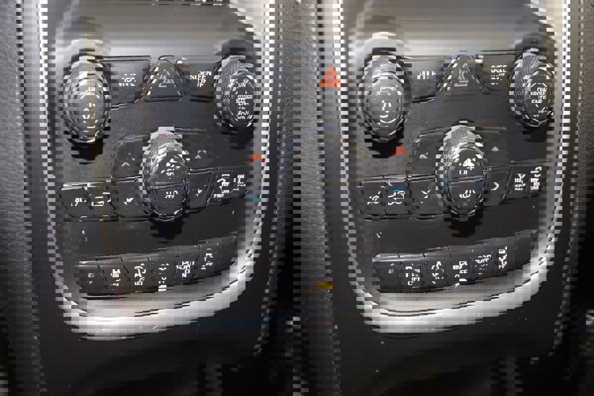 Used 2019 Dodge Durango SXT image 27