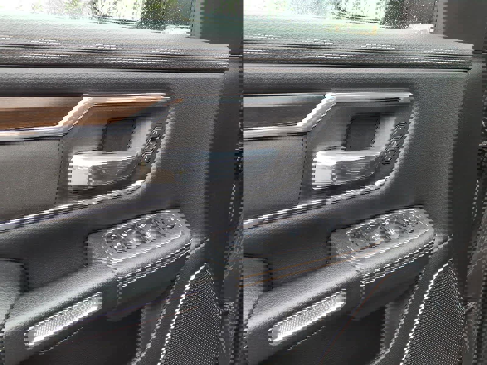 Used 2022 RAM 1500 Laramie image 36