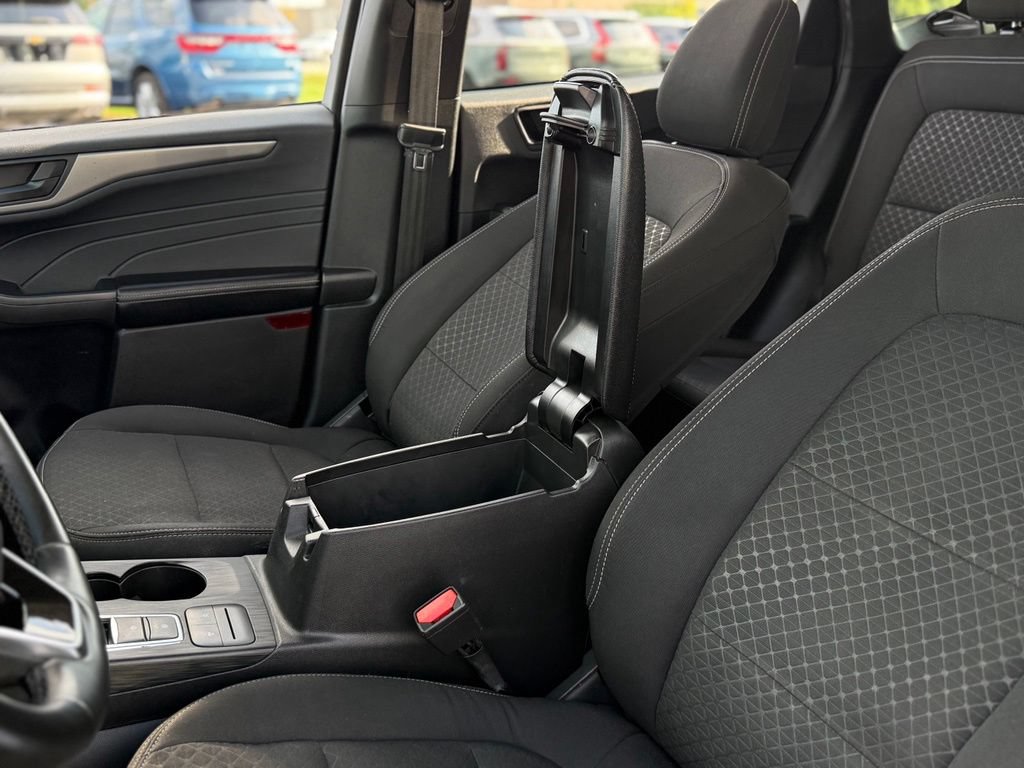 Certified 2024 Ford Escape Active AWD/4WD image 19