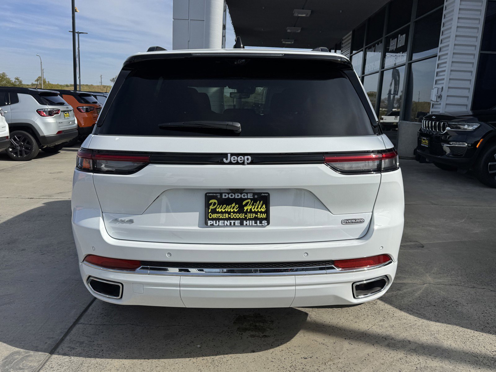 New 2025 Jeep Grand Cherokee Overland w/ Luxury Tech Group IV image 5