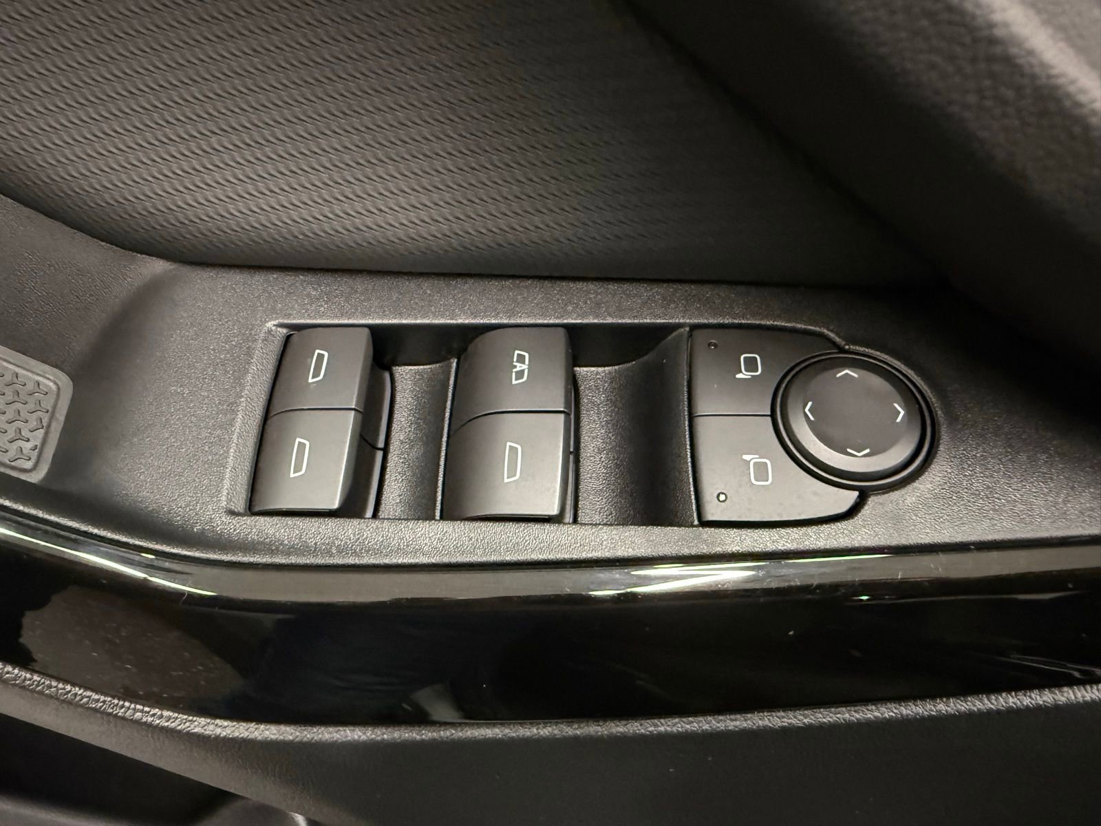 Used 2026 Chevrolet Equinox LT image 10