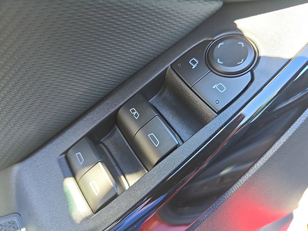 New 2026 Chevrolet Equinox LT w/ Convenience Package II image 29