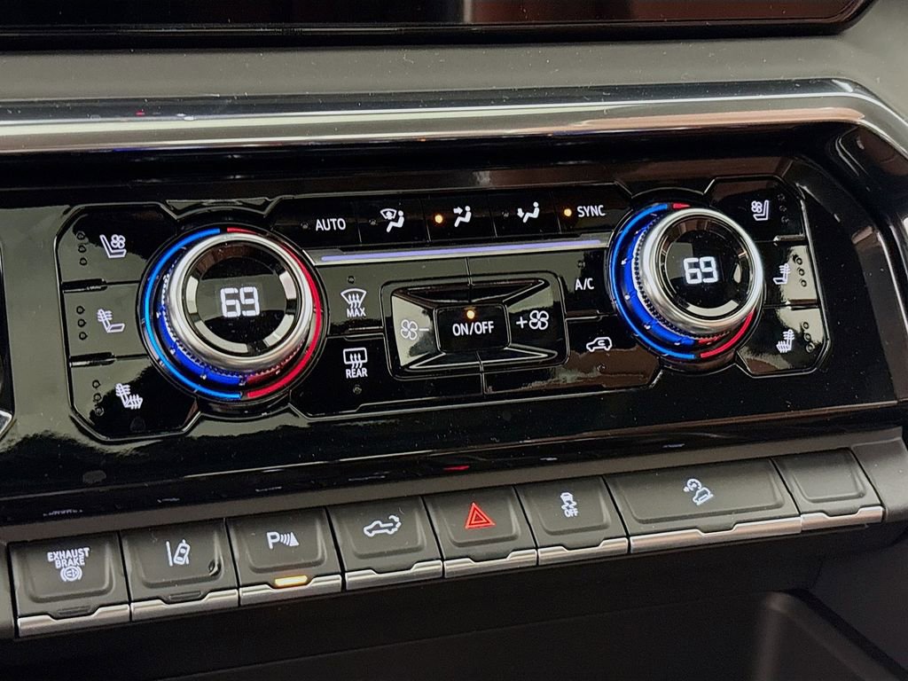 New 2026 GMC Sierra 2500 Denali Ultimate w/ LPO, Black Badging Package image 16