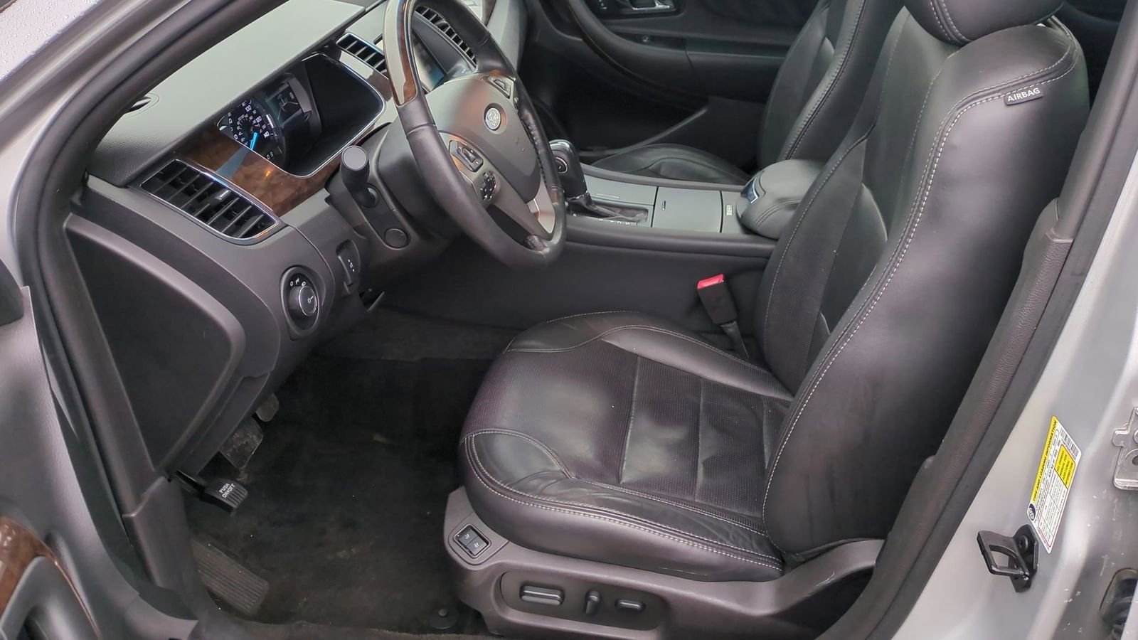 Used 2014 Ford Taurus Limited image 16