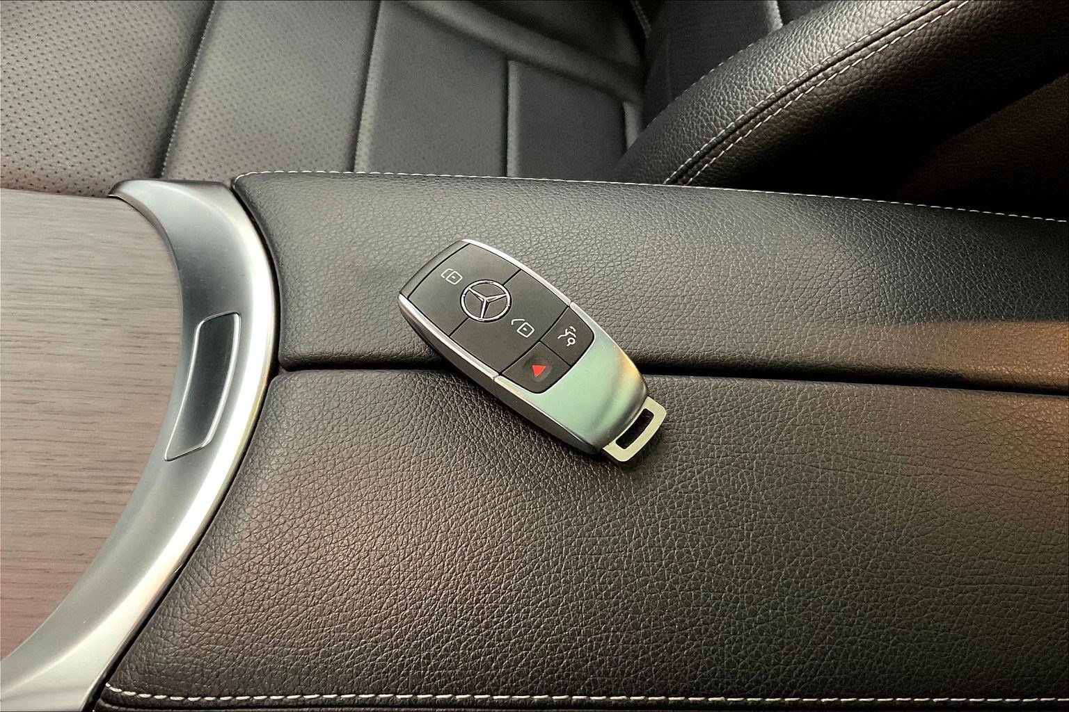 Certified 2021 Mercedes-Benz GLC 300 4MATIC image 35