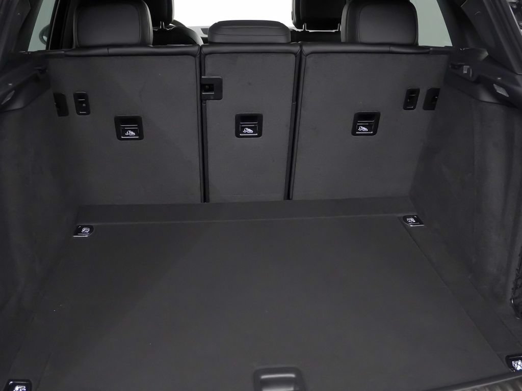 Certified 2026 Porsche Macan AWD/4WD image 13