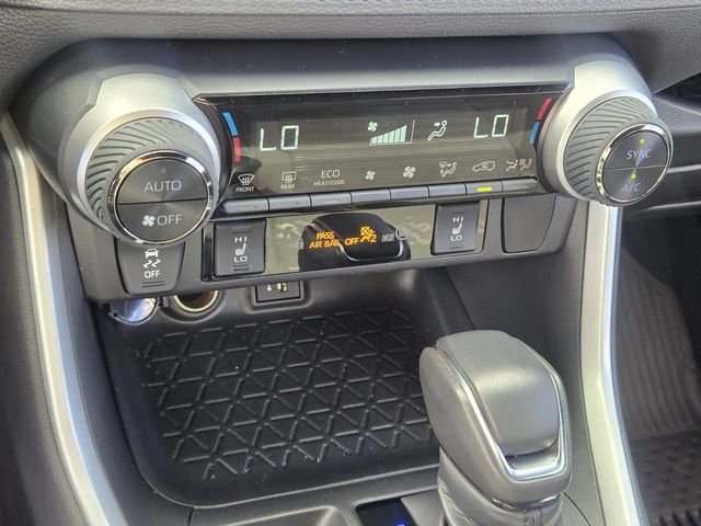 Used 2024 Toyota RAV4 SE w/ Convenience Package image 16