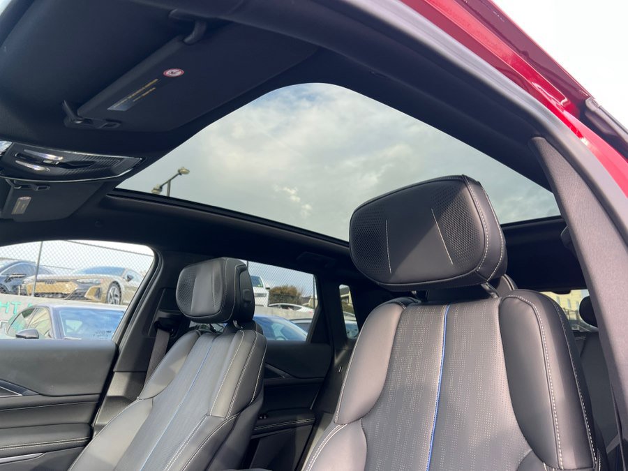 Used 2024 Cadillac Lyriq Luxury w/ LPO, Floor Liner Package image 21