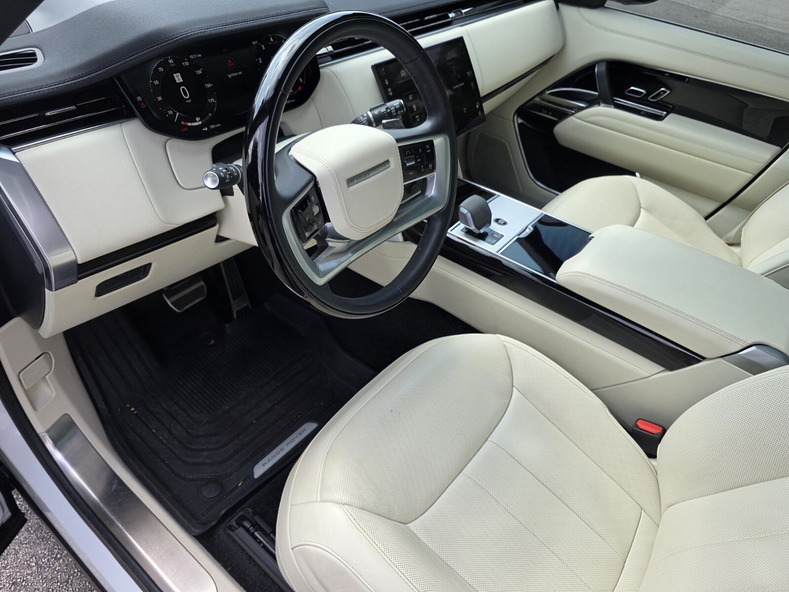 Certified 2024 Land Rover Range Rover SE AWD/4WD image 11