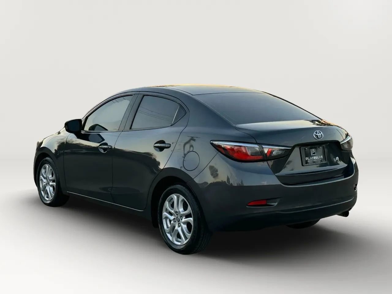 Used 2018 Toyota Yaris iA image 3