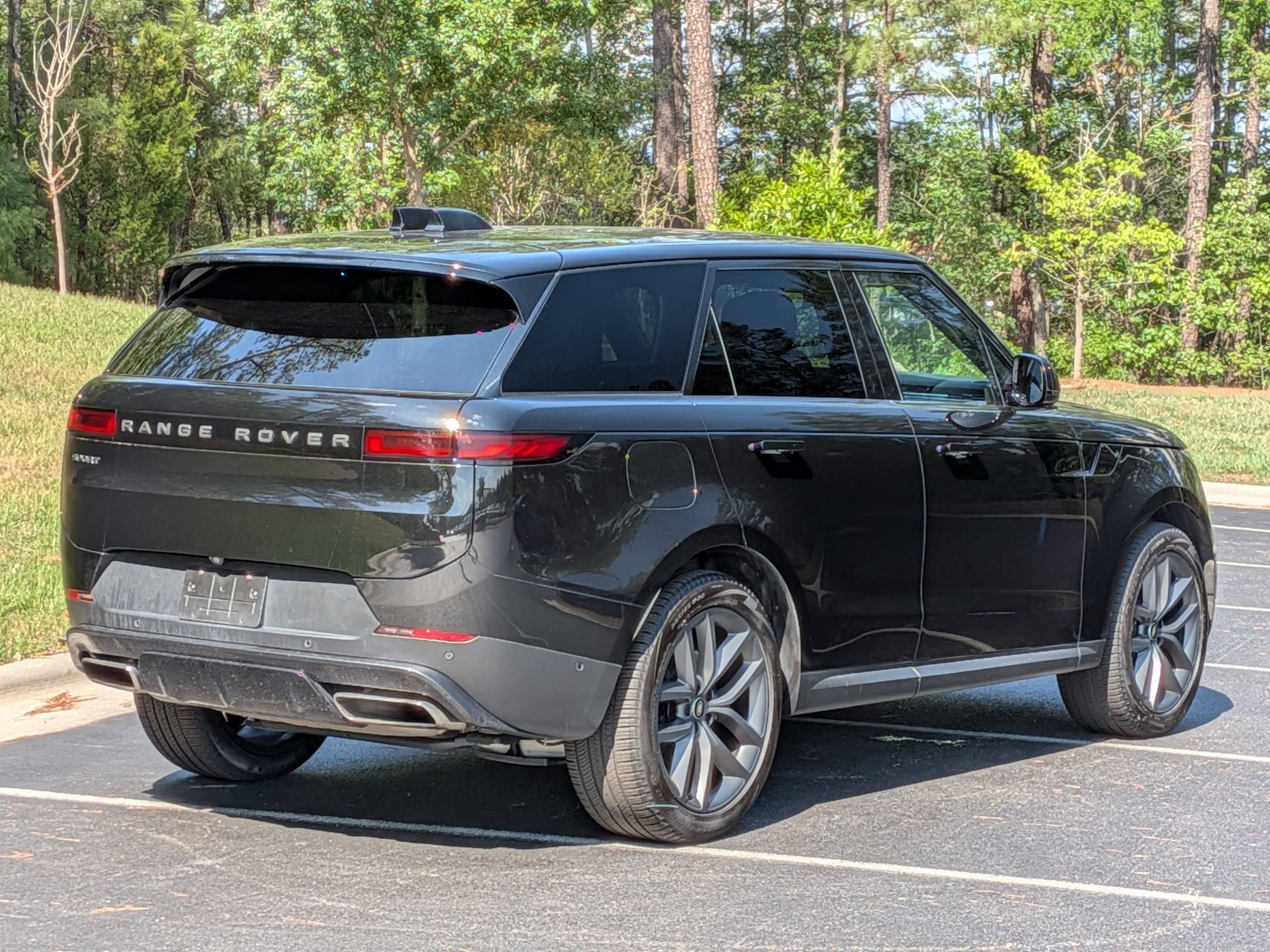 Used 2024 Land Rover Range Rover Sport SE AWD/4WD image 30