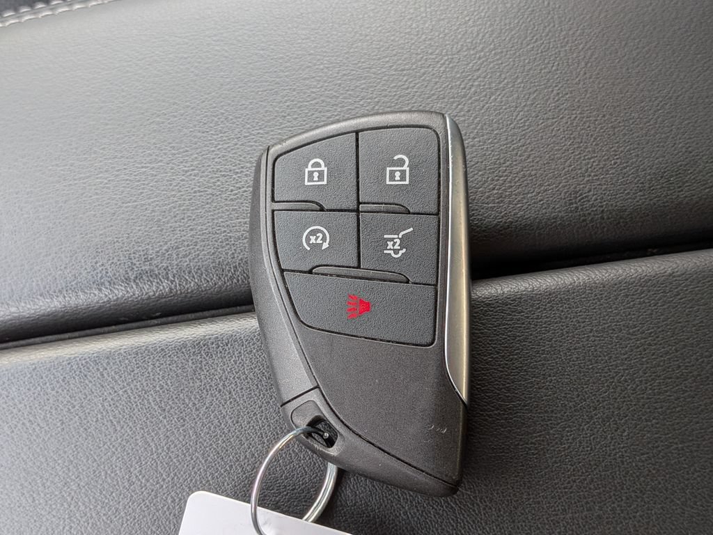 Used 2022 Buick Envision Essence w/ Technology Package I FWD image 31