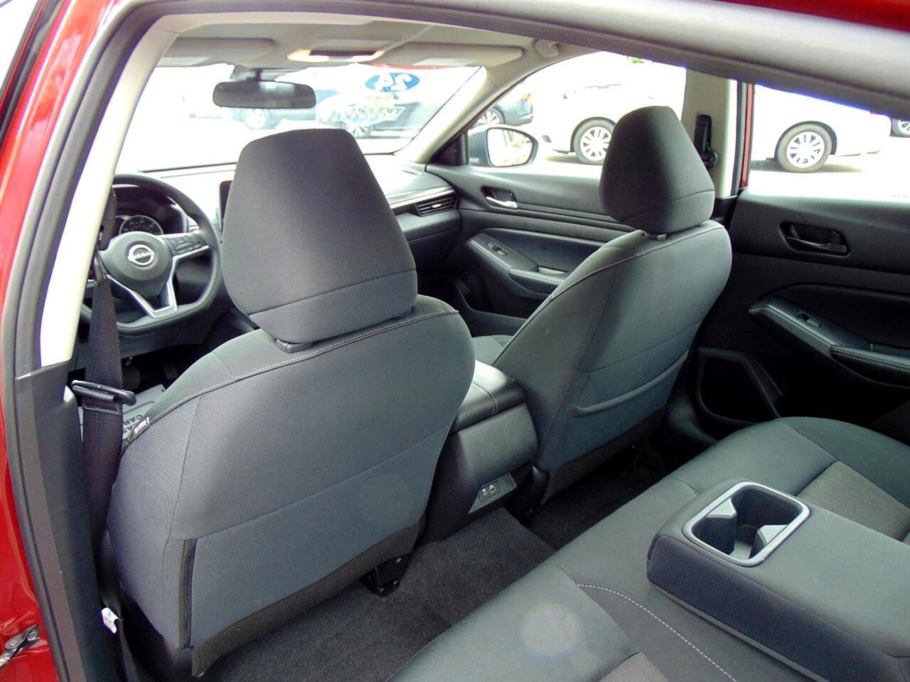 Used 2024 Nissan Altima 2.5 SV image 14