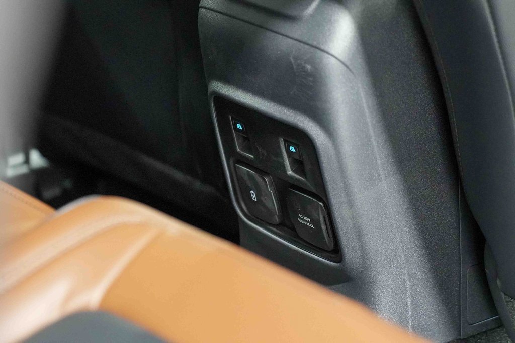 Used 2024 Ford Bronco Outer Banks w/ Sasquatch Package image 19