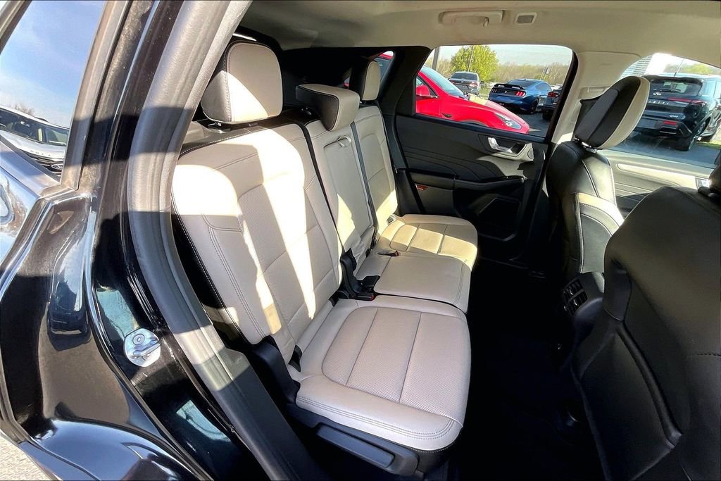 Used 2022 Ford Escape SEL w/ Technology Package AWD/4WD image 27