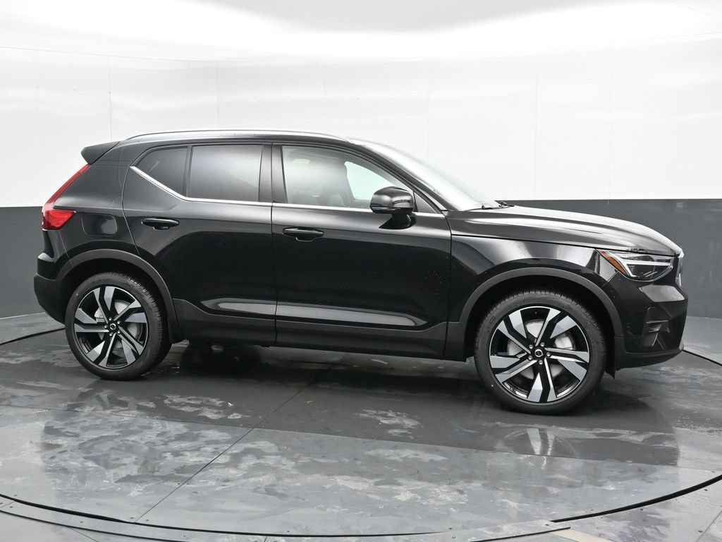 Used 2025 Volvo XC40 B5 Ultra w/ Climate Package AWD/4WD image 5