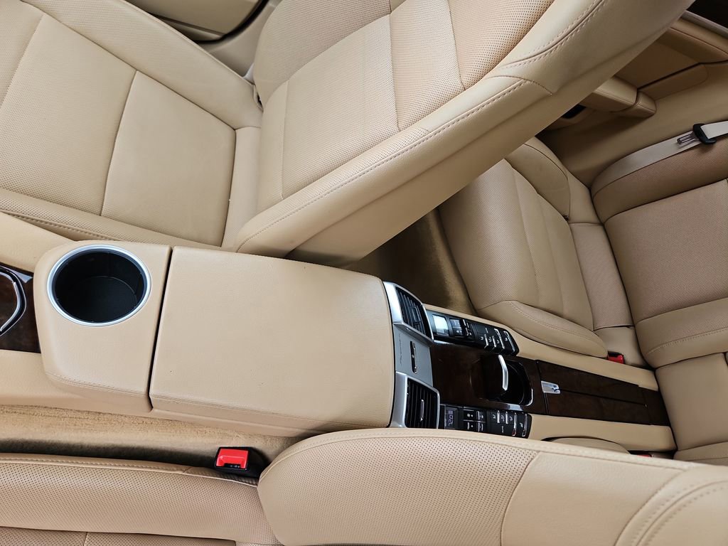 Used 2015 Porsche Panamera 4S image 25