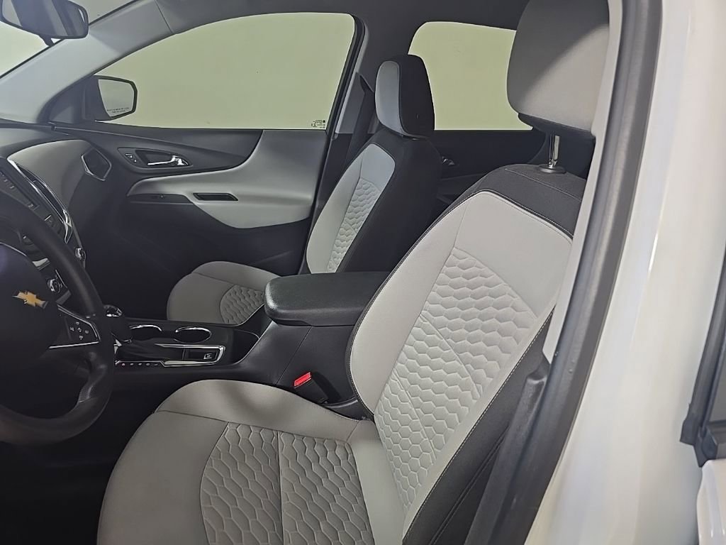 Used 2021 Chevrolet Equinox LS image 12